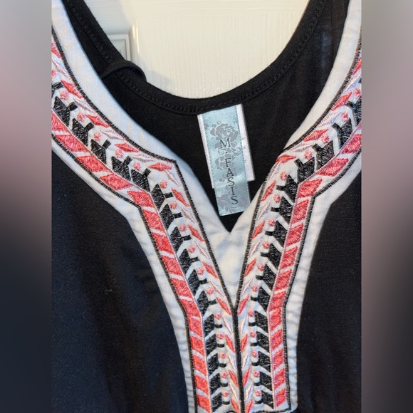 Black, Embroidered, Short Romper - Picture 2 of 3